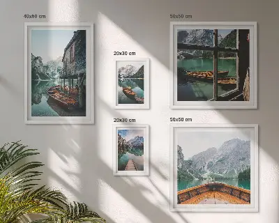 Gallery wall meren en berglandschap in rustgevende stijl