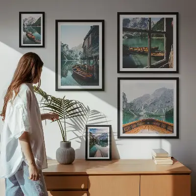 Gallery wall meren en berglandschap in rustgevende stijl