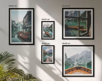 Gallery wall meren en berglandschap in rustgevende stijl