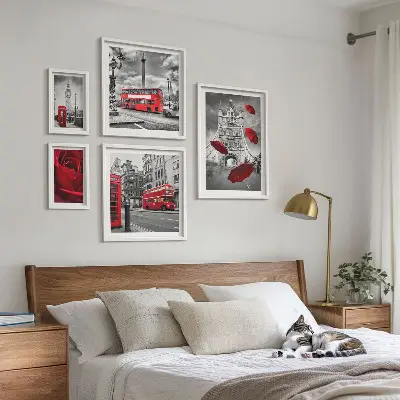 Moderne schilderijenset met Londense motieven en rode accenten