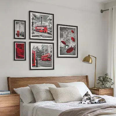 Moderne schilderijenset met Londense motieven en rode accenten