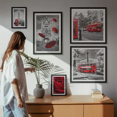 Moderne schilderijenset met Londense motieven en rode accenten