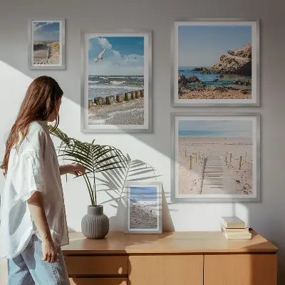 Set van moderne schilderijen met strandlandschappen aan zee