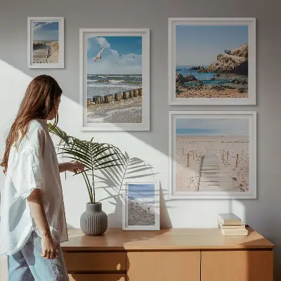 Set van moderne schilderijen met strandlandschappen aan zee