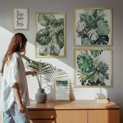 Gallery wall met plantmotieven, citaten en abstracte kunst