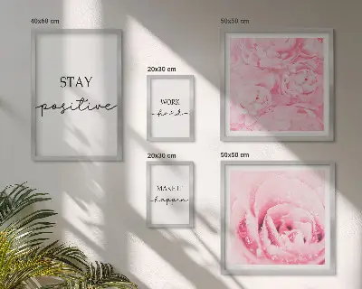 Gallery wall met motiverende citaten over bloemen
