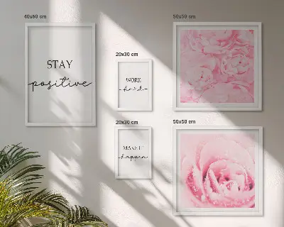Gallery wall met motiverende citaten over bloemen