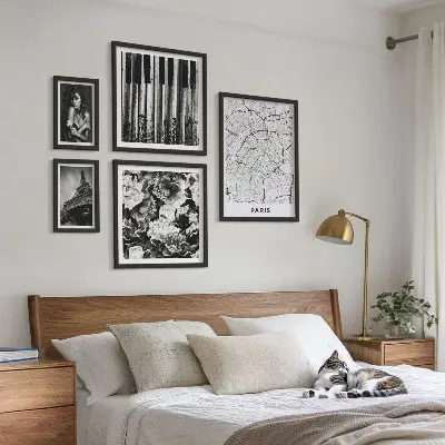 Gallery wall met een elegant Parijs architectuurontwerp
