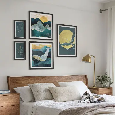 Wanddecoratie compositie met vogels en bergen in een moderne stijl