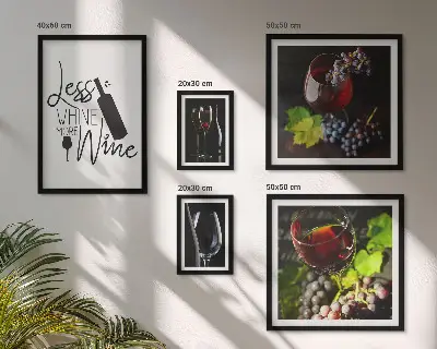 Wanddecoratie met wijn en accessoires stijlvolle compositie