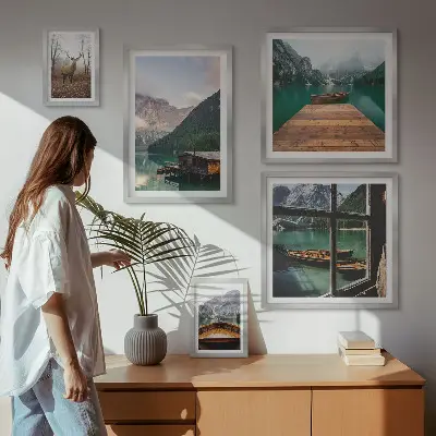 Schilderijen set met berglandschappen en meren