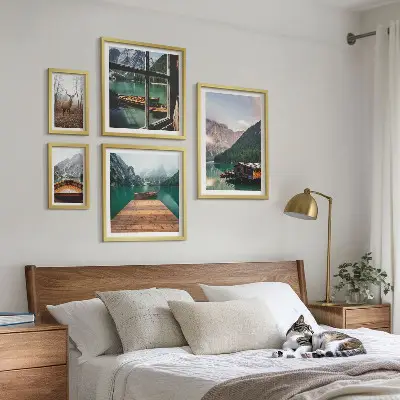 Schilderijen set met berglandschappen en meren