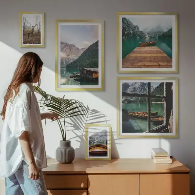 Schilderijen set met berglandschappen en meren