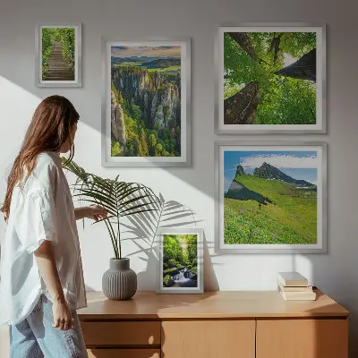 Wanddecoratie compositie groene landschappen met natuurpaden