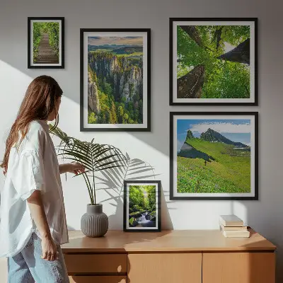Wanddecoratie compositie groene landschappen met natuurpaden