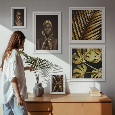 Gallery wall met glamourportretten van vrouwen in de natuur