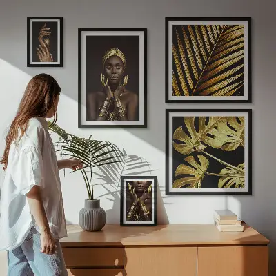 Gallery wall met glamourportretten van vrouwen in de natuur
