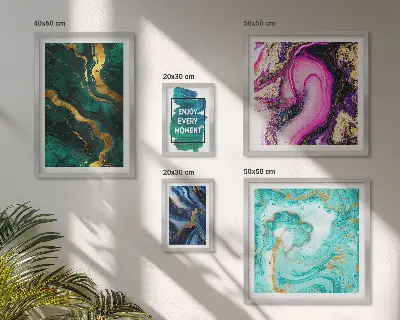 Set van moderne schilderijen met abstracte patronen in groen en paars