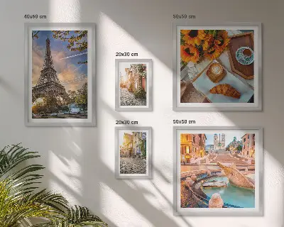 Moderne schilderijenset met sfeervolle beelden van een café