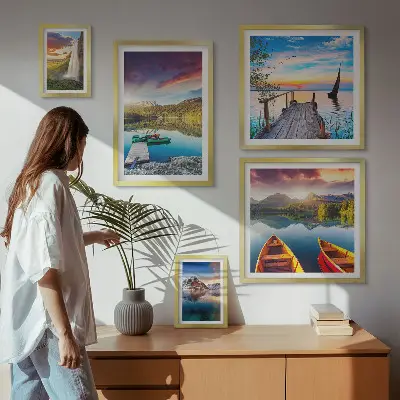 Galerijwand met landschappen, watervallen en meren