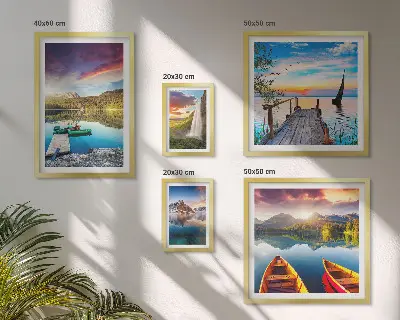 Galerijwand met landschappen, watervallen en meren