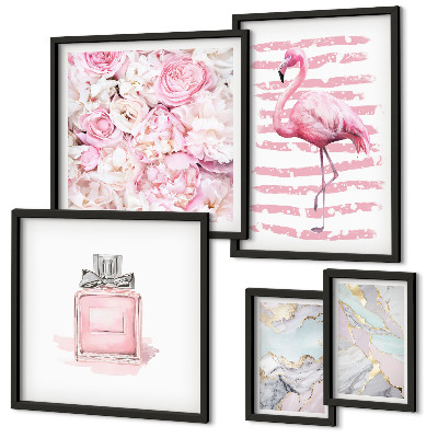 Gallery wall Stijlvolle roze accenten met flamingobloemen
