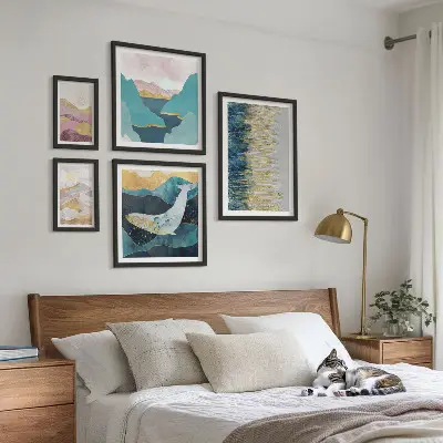 Wanddecoratie compositie abstracte bergen met een modern zeegezicht