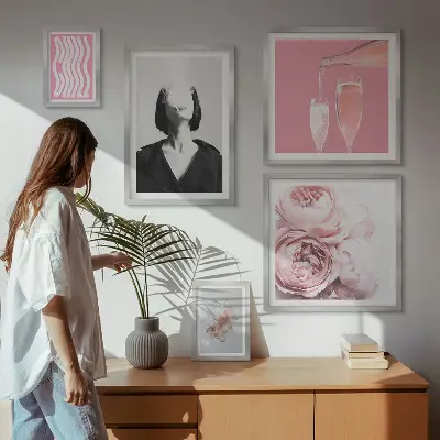 Wanddecoratie compositie vrouw genietend van wijn en rook
