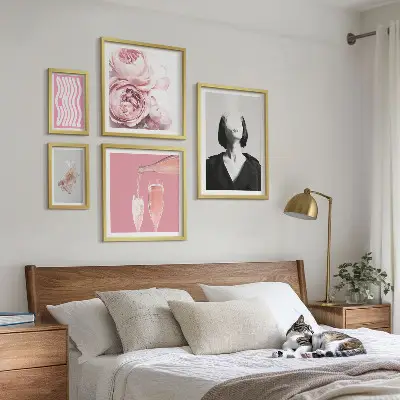 Wanddecoratie compositie vrouw genietend van wijn en rook