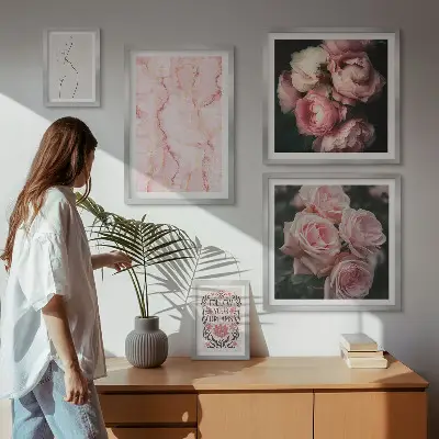 Moderne schilderijen set met roze bloemen in boho-stijl