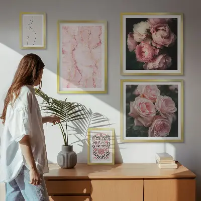Moderne schilderijen set met roze bloemen in boho-stijl