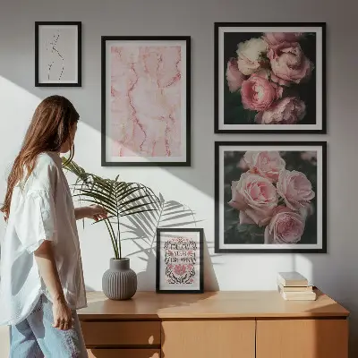 Moderne schilderijen set met roze bloemen in boho-stijl