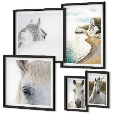 Gallery wall met paarden, strand en natuur in een minimalistische stijl