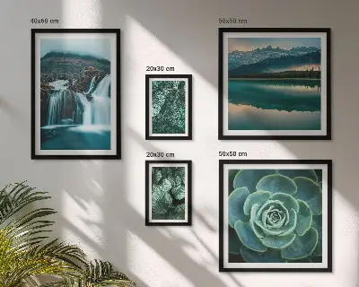 Wanddecoratie compositie met groene planten en watervallen in de natuur