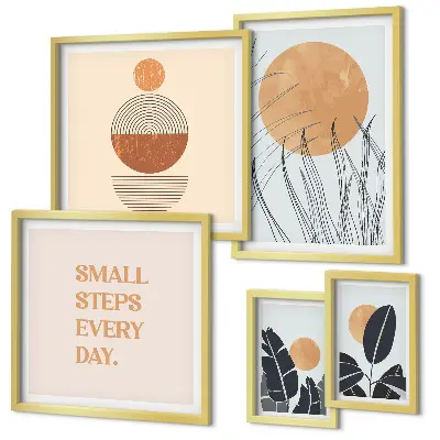 Gallery wall met stijlvolle slogans en plantenafbeeldingen