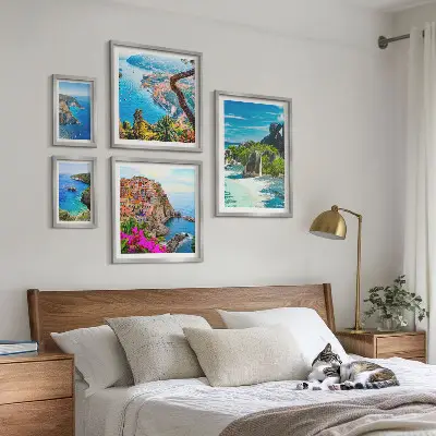 Set van moderne schilderijen met uitzichten op kustlandschappen