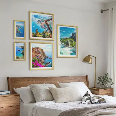 Set van moderne schilderijen met uitzichten op kustlandschappen