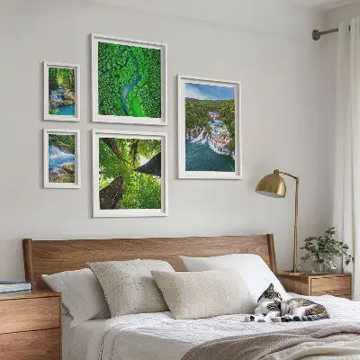 Wanddecoratie compositie met watervallen en groene landschappen