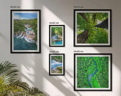 Wanddecoratie compositie met watervallen en groene landschappen