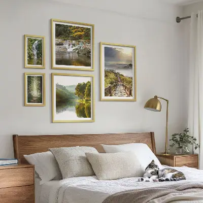 Moderne schilderijen set met natuurlandschappen van watervallen en bospaden