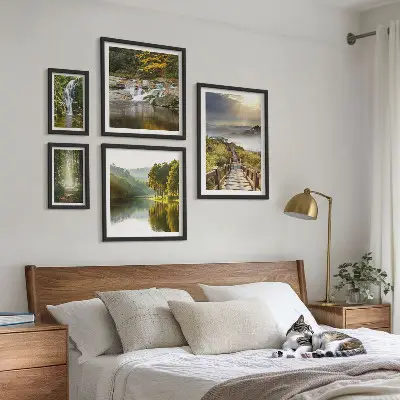 Moderne schilderijen set met natuurlandschappen van watervallen en bospaden