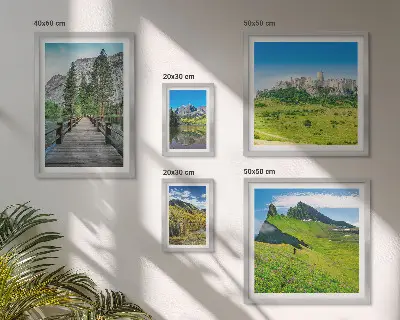 Gallery wall met berglandschappen en watervallen