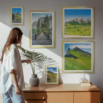 Gallery wall met berglandschappen en watervallen