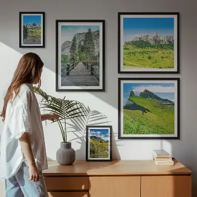 Gallery wall met berglandschappen en watervallen