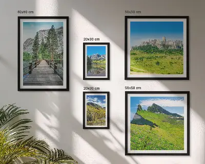 Gallery wall met berglandschappen en watervallen