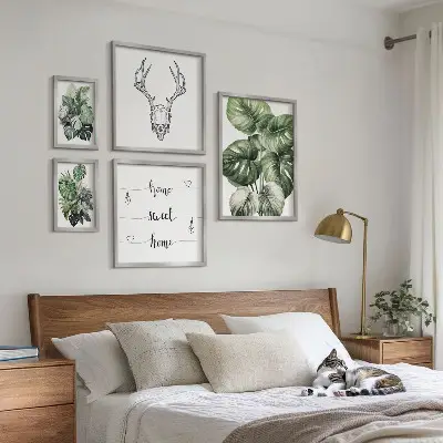 Set van moderne schilderijen met plantmotieven voor een natuurlijke uitstraling in huis