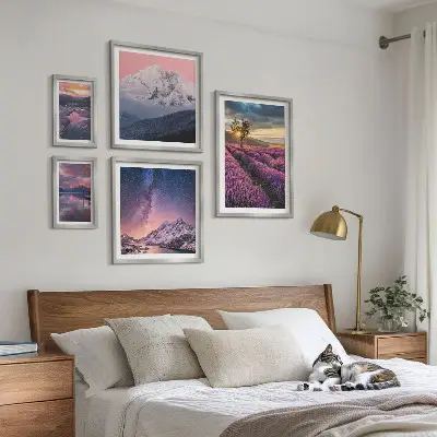 Gallery wall met natuurlandschappen en lavendelbergen