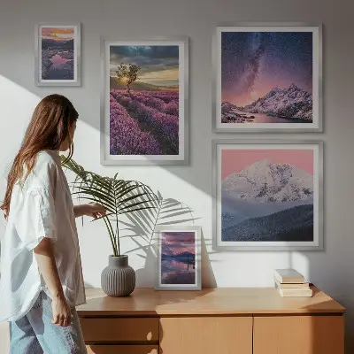 Gallery wall met natuurlandschappen en lavendelbergen