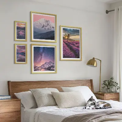 Gallery wall met natuurlandschappen en lavendelbergen