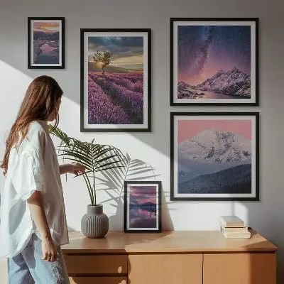 Gallery wall met natuurlandschappen en lavendelbergen